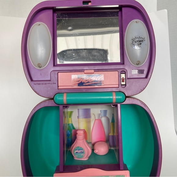 Vintage Sassee Look Light Up Fashion Vanity Case đź’ˇLights upđź’ˇ with accessories - Picture 11 of 15